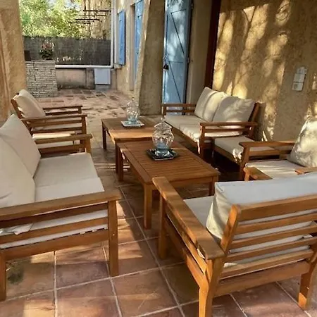 2 Pieces Terrasse Et Piscine Privatives Dans Maison Traditionnelle Châteauneuf-le-Rouge Exterior photo