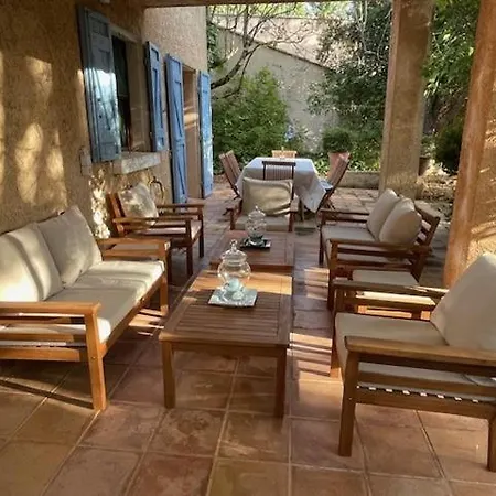 2 Pieces Terrasse Et Piscine Privatives Dans Maison Traditionnelle Châteauneuf-le-Rouge Exterior photo